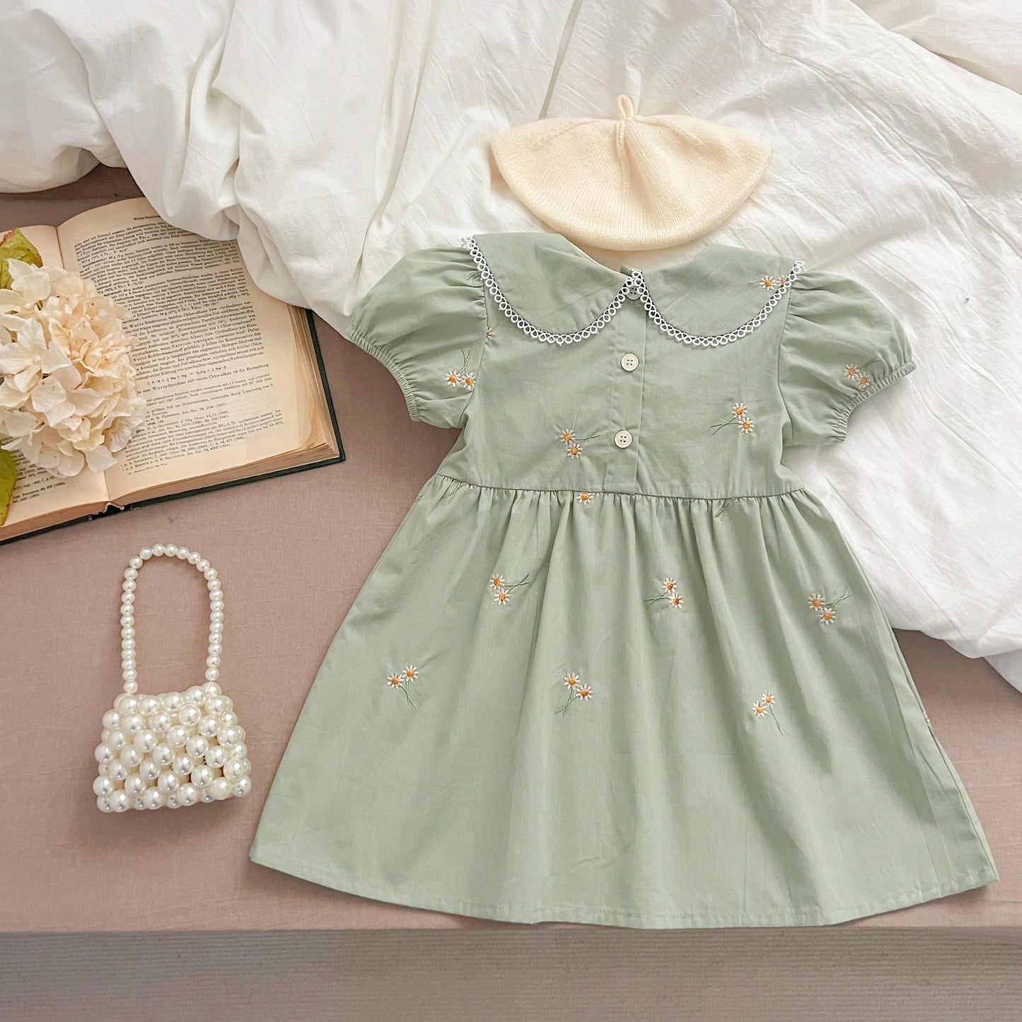 Vestido y Pelele con Flores Bordadas - Un barquito