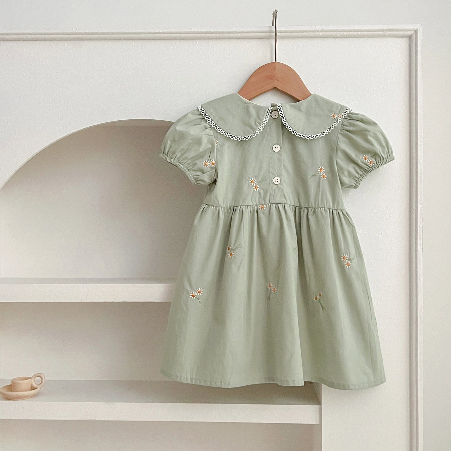 Vestido y Pelele con Flores Bordadas - Un barquito