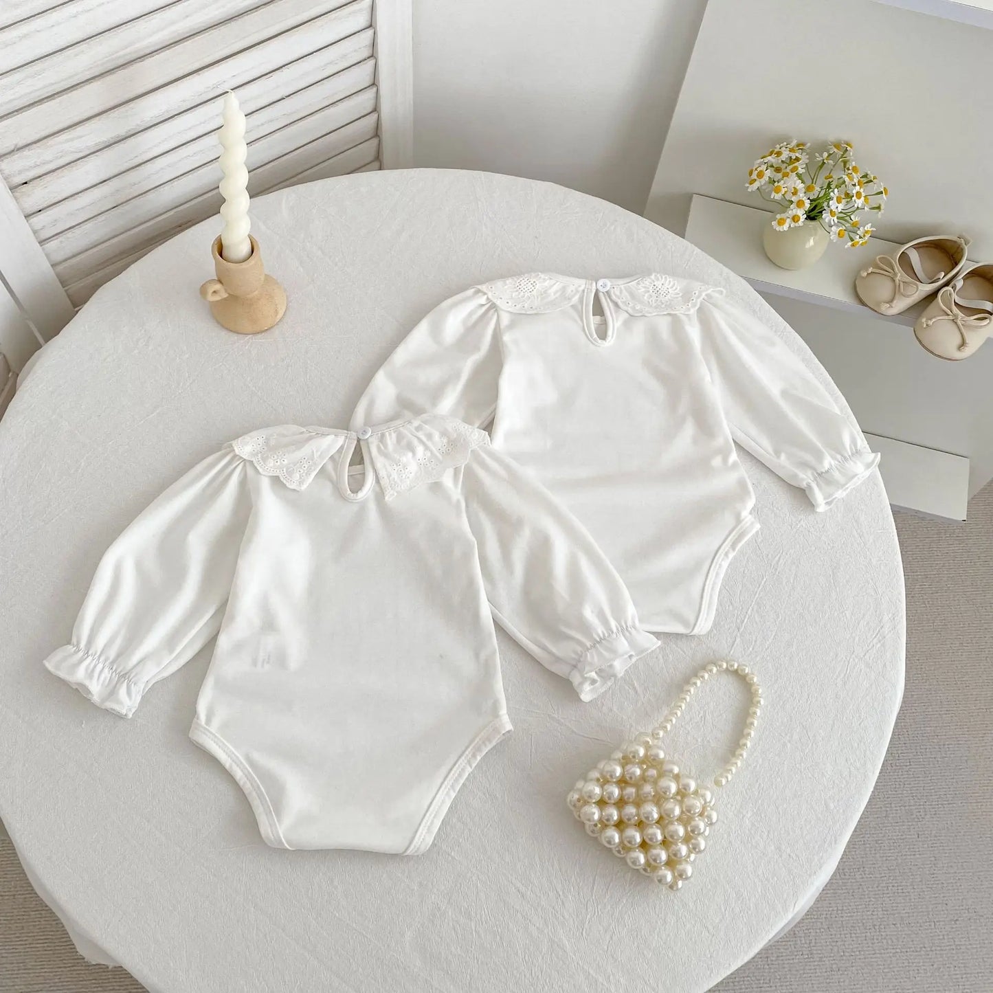 Body de algodón con cuello de encaje para bebé – Un barquito