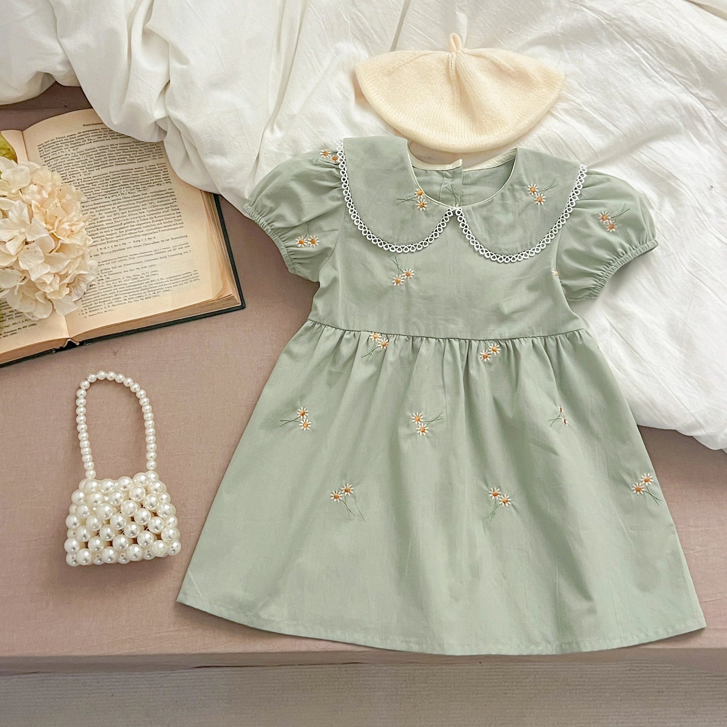 Vestido y Pelele con Flores Bordadas - Un barquito