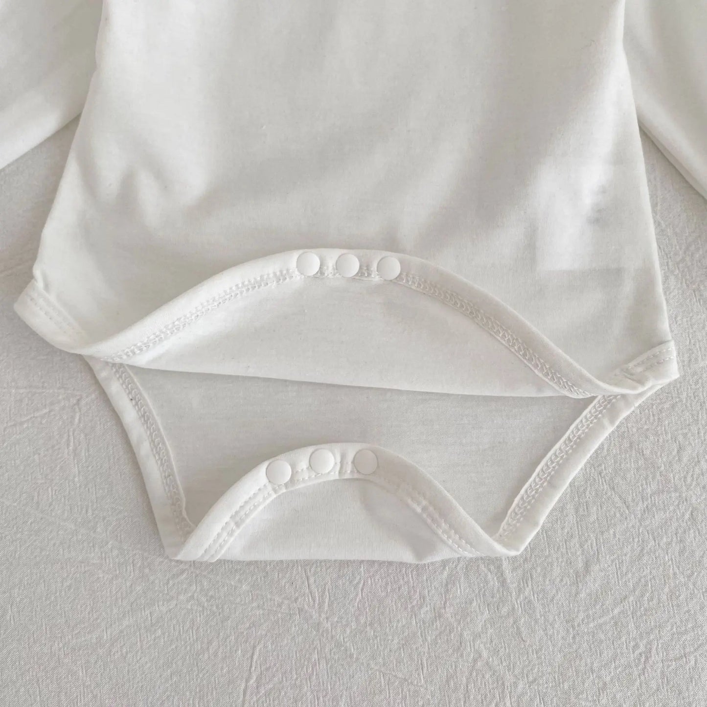 Body de algodón con cuello de encaje para bebé – Un barquito