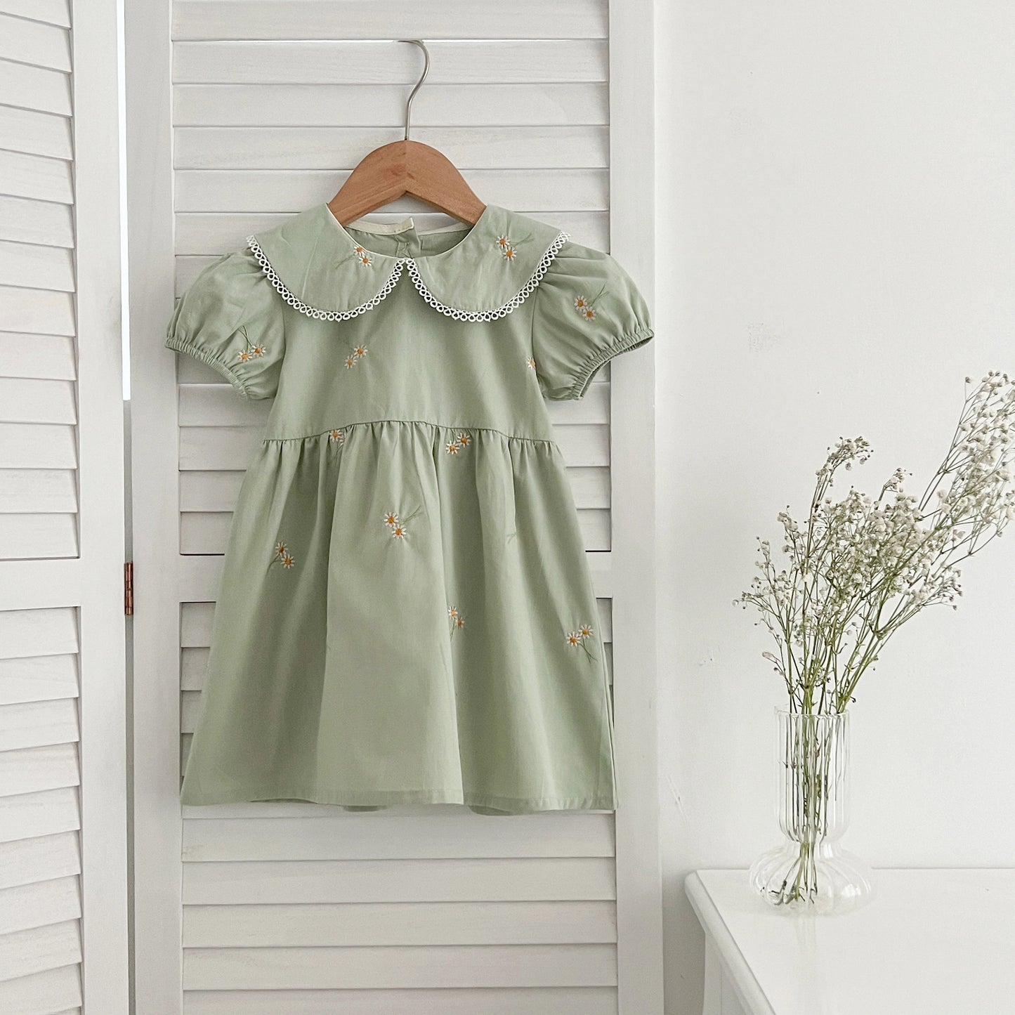 Vestido y Pelele con Flores Bordadas - Un barquito