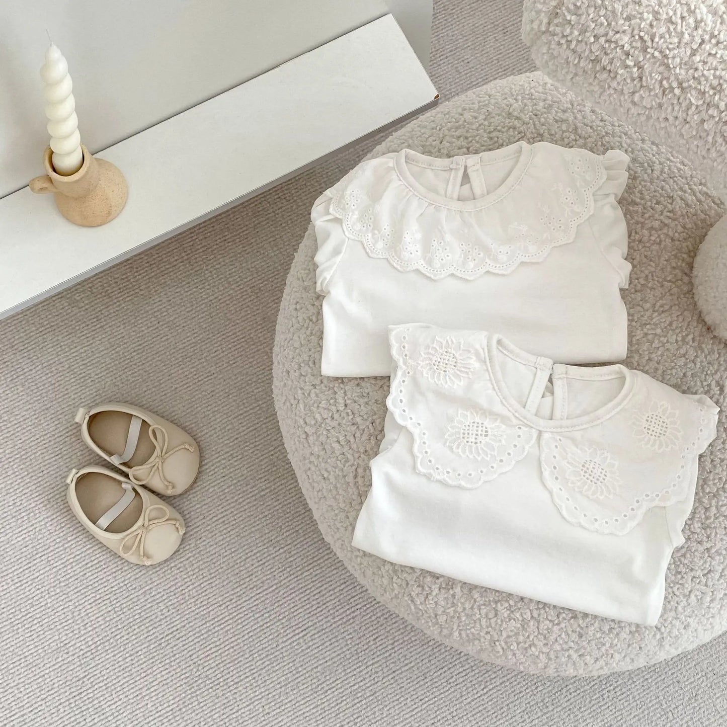 Body de algodón con cuello de encaje para bebé – Un barquito